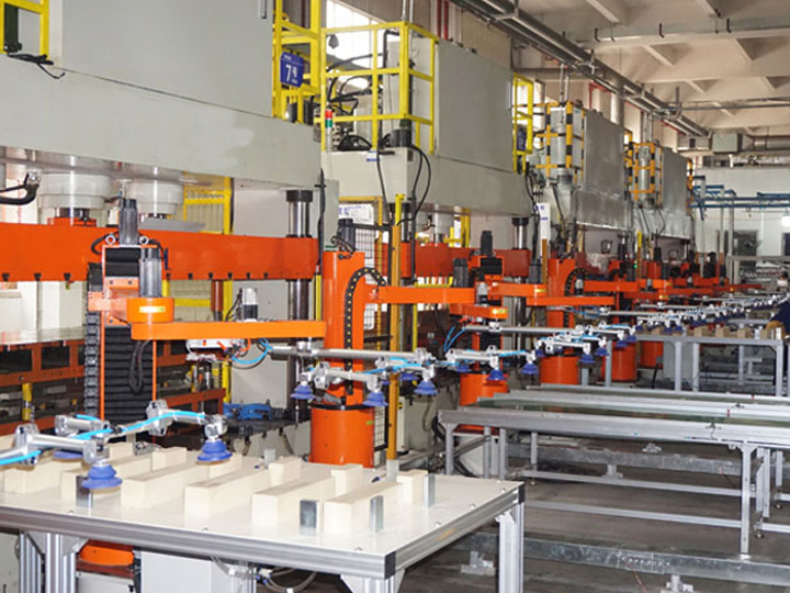 組裝自動生（shēng）產線